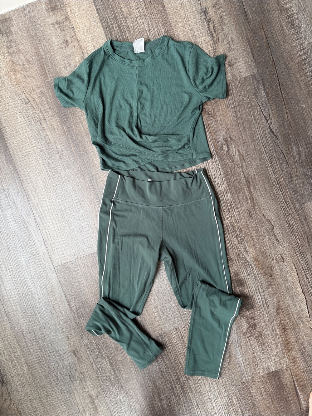 all in motion Kids Matching Set Green Top and Leggings